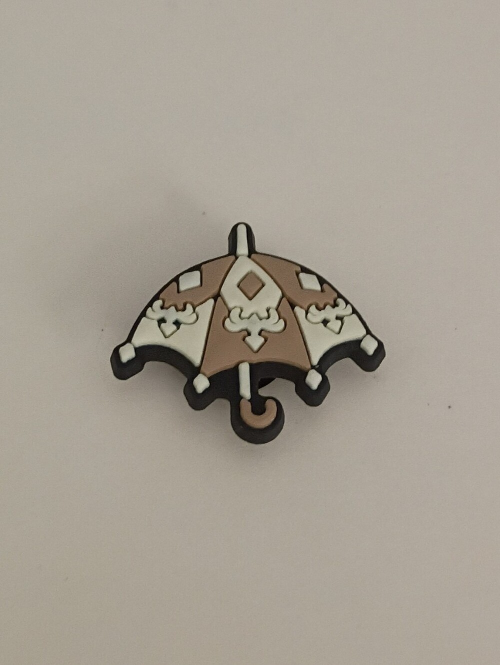 10 for $10 Jibbitz Croc Charm - Umbrella Diamonds & Designs 2 - Tan & White